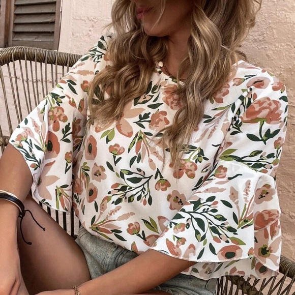 Nwt top with floral print - Picture 5 of 5